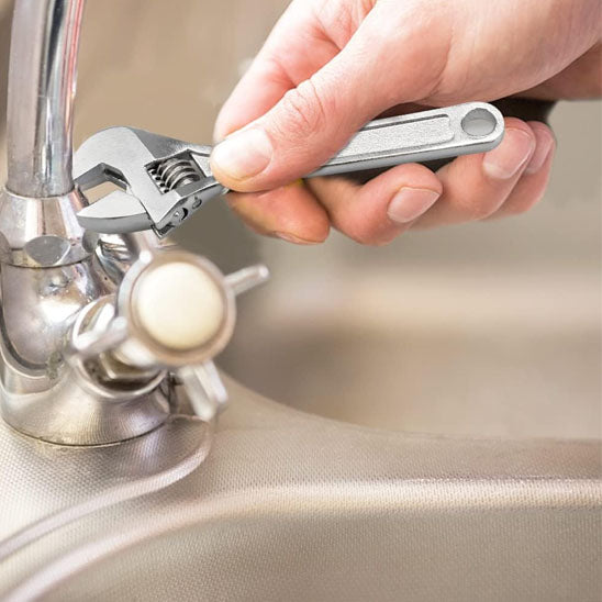 clé à molette utilisée pour divers
travaux de bricolage