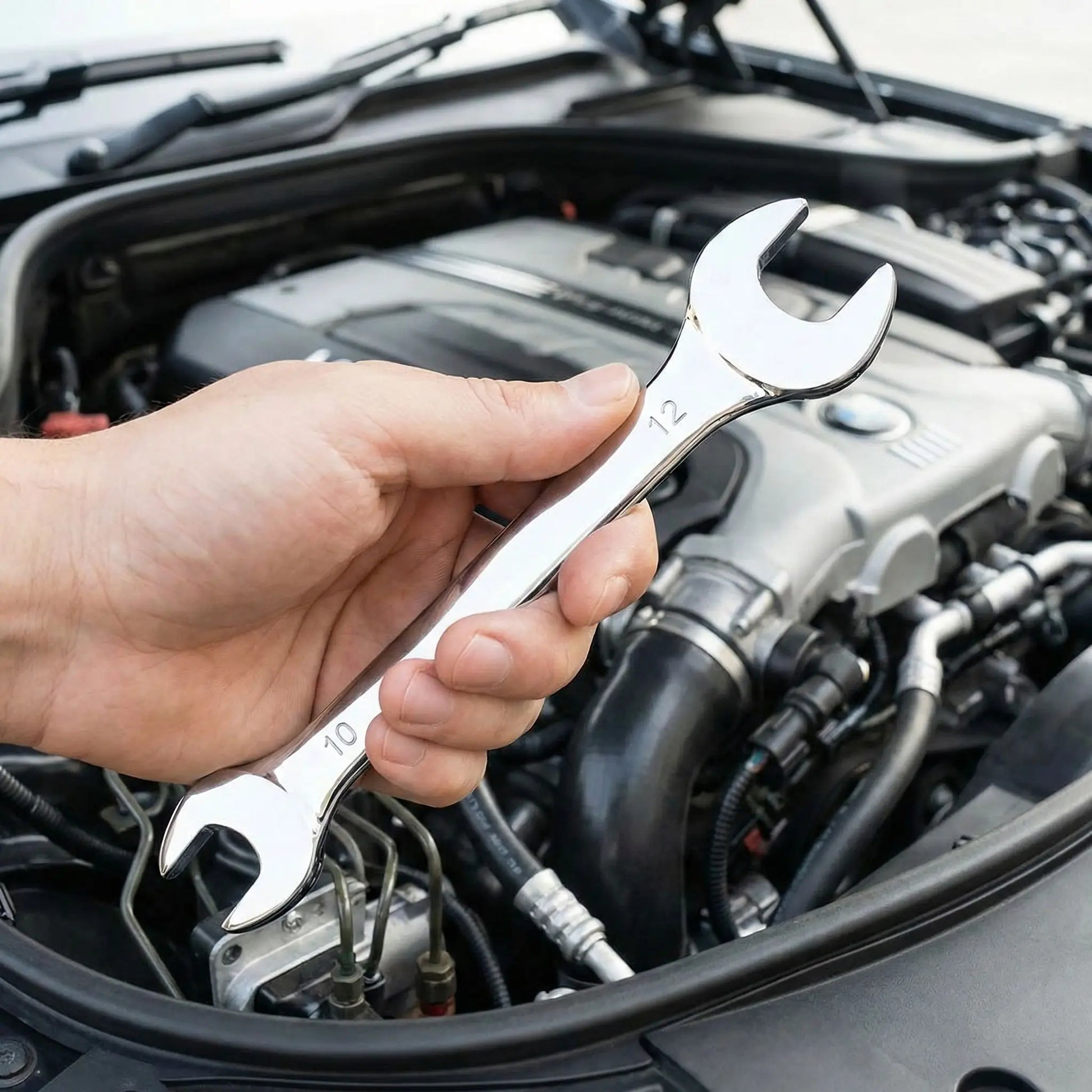 Clé -plate- regle -un -moteur -de -voiture