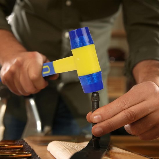 Marteaux percent aisement  trou depuis la ceinture