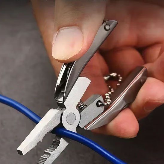 Pince multifonction de poche avec denudage de fil électrique