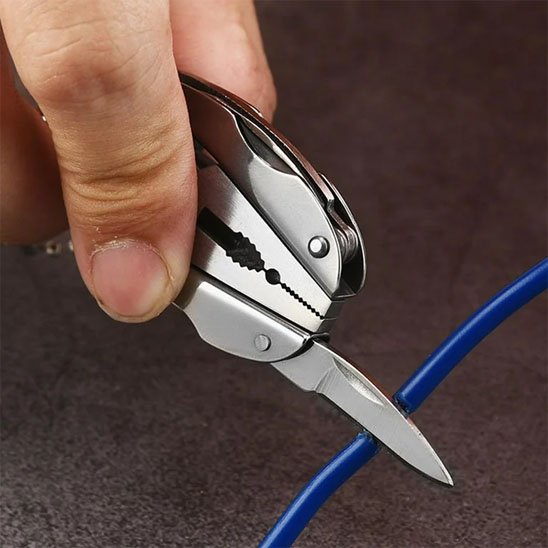  Pince multifonction ergonomique-incluant denudage de câbles