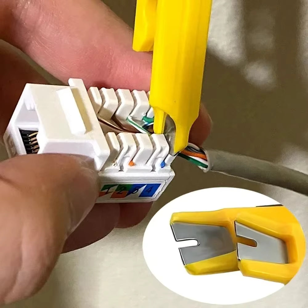pince a denuder ajuste une piece élèctronique 